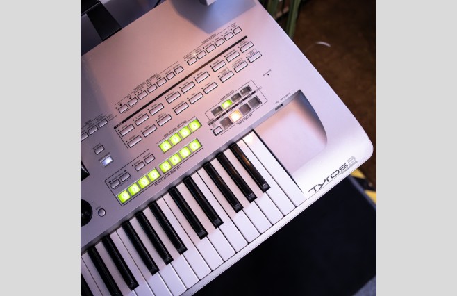 Used Yamaha Tyros 3 Keyboard With MS03 Speakers (SN:BAON01117) - Image 8